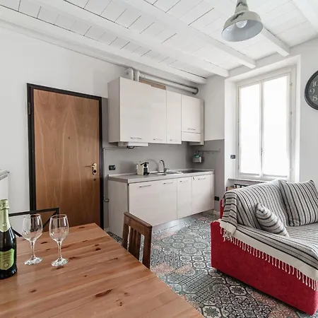 Apartment Orange - The House Of Travelers Como